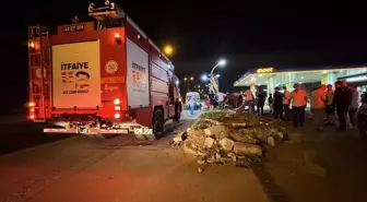 Kocaeli'de Takla Atan Otomobilde 2 Yaralı