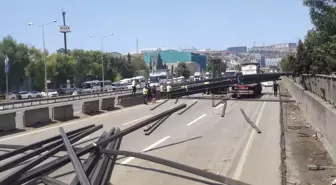 Kocaeli'de D-100 Kara Yolu Ulaşımına Demir Profiller Engeli