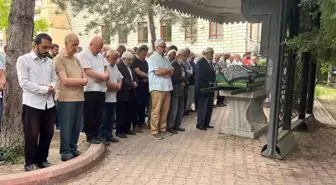 Konya'da Bıçaklanarak Öldürülen Kadın Defnedildi