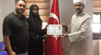 Kongo Cumhuriyeti Vatandaşı Kadın Göynük'te İslamiyet'i Seçti