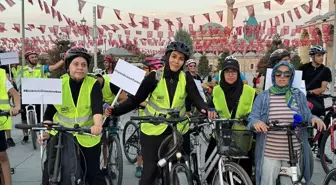Bisiklet Topluluğundan Kazada Hayatını Kaybeden Arkadaşları İçin Anma Sürüşü