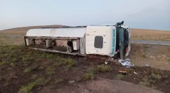 Konya'da Akaryakıt Yüklü Tanker Devrildi: Sürücü Yaralandı