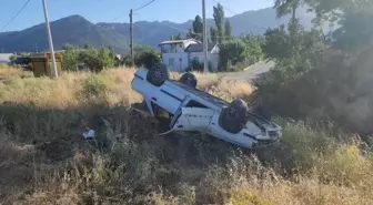 Konya'da Şarampole Devrilen Otomobilde 4 Kişi Yaralandı