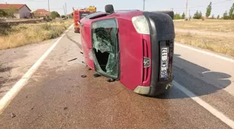Konya Kulu'da Hafif Ticari Araç Devrildi: 4 Yaralı