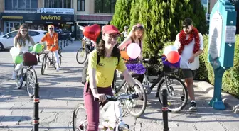 Konya'da Bisikletli Kadınlar İklim Krizine ve Gazze Soykırımına Dikkat Çekti