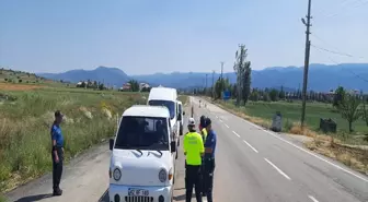 Kadınhanı'nda Öğrenciler 3. Ana Jet Üs Komutanlığı'nı Ziyaret Etti