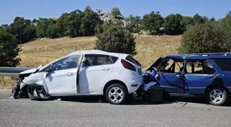 Beyşehir'de Üç Otomobilin Karıştığı Kaza: 7 Yaralı