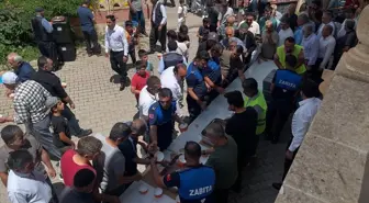 Elazığ'da Muharrem Ayı Sebebiyle Aşure Dağıtımı Yapıldı