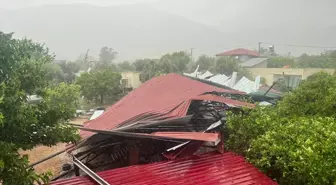 Kozan'da Sağanak Ve Şiddetli Rüzgar Hayatı Olumsuz Etkiliyor