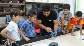 Kayseri'de Öğrenciler Yaz Tatilinde Teknoloji Üretiyor