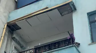 Küçükçekmece'de İki Katlı Binanın Çatısında Kısmi Çökme