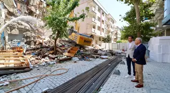 Küçükçekmece'de Kentsel Dönüşüm Yıkımları Başladı