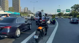Küçükçekmece'de Motosiklet Kazası: Sürücü Yaralandı