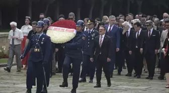 Kültür ve Turizm Bakanlığı Güzel Sanatlar Genel Müdürlüğünden Anıtkabir'e '90. yıl' ziyareti