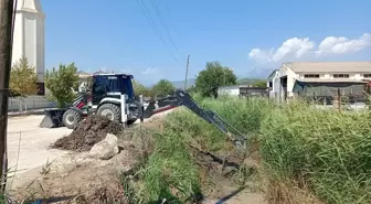 Antalya'da Sivrisinek Üremesini Önlemek İçin Temizlik ve İlaçlama Çalışması