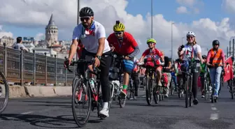 Küresel Sumud Filosu'na destek için İstanbul'da pedallar çevrildi