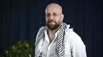 Küresel Sumud Filosu'na katıldığı için filminin dağıtımına engel olunan yönetmen özür bekliyor