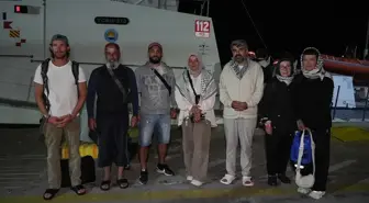 Küresel Sumud Filosu'nda arızalanan teknedeki 7 aktivist TCG Gediz fırkateyniyle tahliye edildi