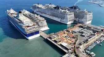 Kuşadası, 5 Kruvaziyerle 10 Bin 916 Turisti Ağırladı