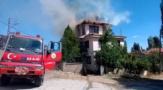 Çavdarhisar'da Gözleme Yaparken Yangın Çıktı