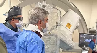 12 Yaşındaki Çocuk Kalp Deliklerinden Kurtuldu