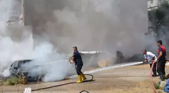 Tavşanlı'da Park Halindeki Otomobilde Yangın Çıktı