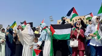 Libyalılar Gazze'ye ilerleyen Mağrib Direniş Konvoyu'nu başkent Trablus'ta coşkuyla karşıladı