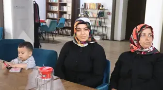 Kızının Hayalini Gerçekleştirmek İçin Üniversiteye Girdi