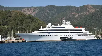 Marmaris'te Lüks Yat 'Lady Moura' Limana Girdi