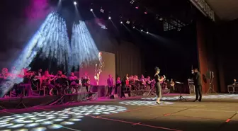 Maarif Orkestrası ve Halk Dansları Topluluğu Adana'da Konser Verdi
