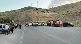 Malatya'da Otomobil Çarpışması: 11 Yaralı