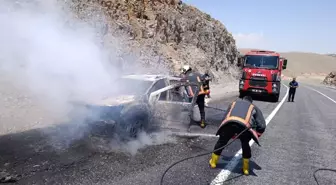 Malatya'da Seyir Halindeki Otomobil Yandı
