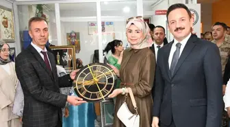 Muş'ta Hayat Boyu Öğrenme Haftası Sergisi Düzenlendi