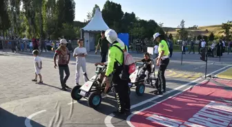 Malazgirt Zaferi kutlamalarına katılan çocuklara trafik eğitimi verildi