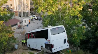 Maltepe'de Servis Otobüsü Kazası: 1'i Ağır 8 Yaralı