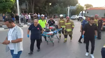 Manisa'da Ağaçla Çarpan Otomobilin Sürücüsü Ağır Yaralandı