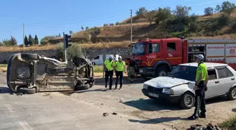Manisa'da Ambulans ile Otomobil Çarpıştı: 1 Ölü, 6 Yaralı
