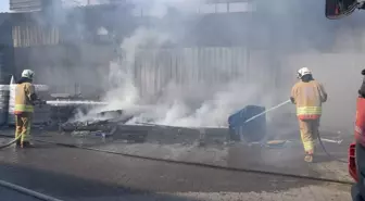 Turgutlu'da Sanayi Sitesinde Yangın: Bir İş Yerinde Hasar Oluştu