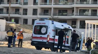 Turgutlu'da İnşaat Alanında Yangın: 2 Kişi Hastaneye Kaldırıldı