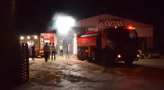 Manisa'da Kereste Fabrikasında Yangın Çıktı