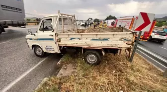 Kamyonet Refüje Çarptı: Bir Ölü, Bir Yaralı