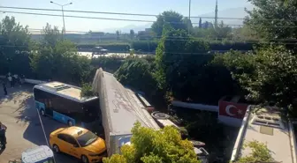 Manisa'da Zincirleme Trafik Kazası: 1 Ölü, 2 Yaralı