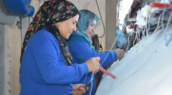 Demirci Halıları Dünya Pazarında İlgi Görüyor
