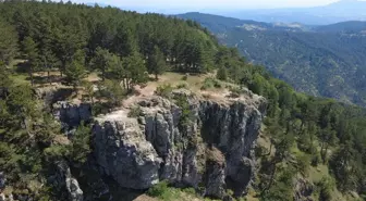 Manisa'nın Gelin Uçtu Kayalıkları Tabiat Parkı Olarak Tescillendi