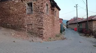 Manisa'da 6,1 Büyüklüğünde Deprem: 6 Yaralı