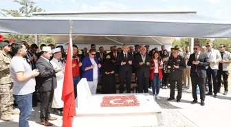Mardin'de 15 Temmuz Demokrasi ve Milli Birlik Günü dolayısıyla şehit kabirleri ziyaret edildi