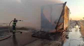 Kızıltepe'de Kamyon ve Traktörde Yangın