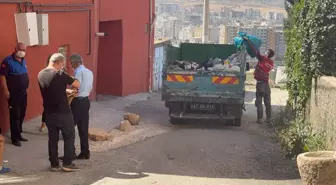 Mardin'de Bir Evden 2 Kamyon Çöp Çıkarıldı