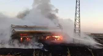 Nusaybin'de Zift Yüklü Tanker Yangını