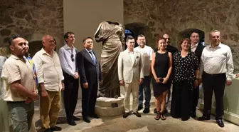 2 Bin 200 Yıllık Bronz Kadın Heykeli Sanatseverlerle Buluştu